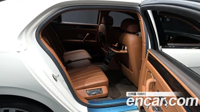 Bentley Flying Spur 2016 — фото 12