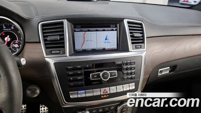 Mercedes-Benz GL-Class 2015 — фото 14