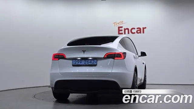 Tesla Model Y 2023 — фото 4