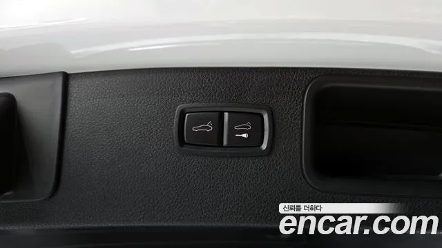 Porsche Macan 2019 — фото 20