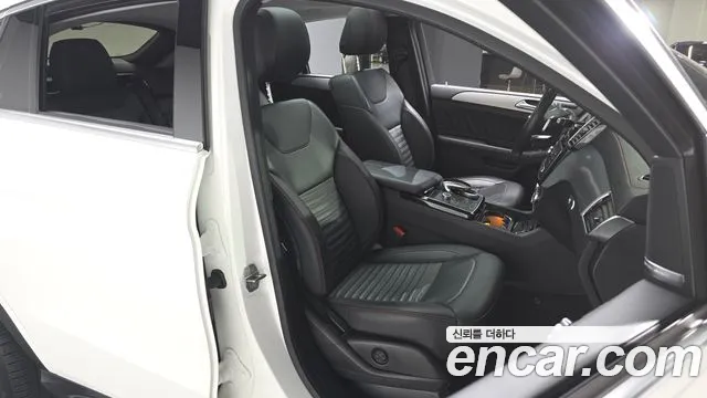 Mercedes-Benz GLE-Class 2018 — фото 10