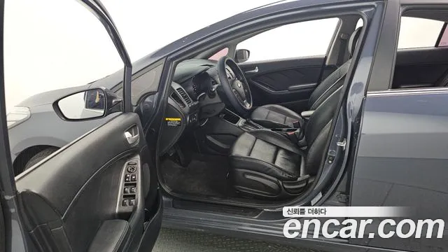Kia K3 2015 — фото 10