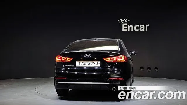 Hyundai AVANTE 2018 — фото 4