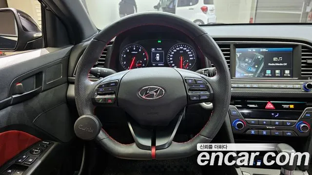 Hyundai AVANTE 2018 — фото 13