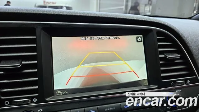 Hyundai AVANTE 2018 — фото 17