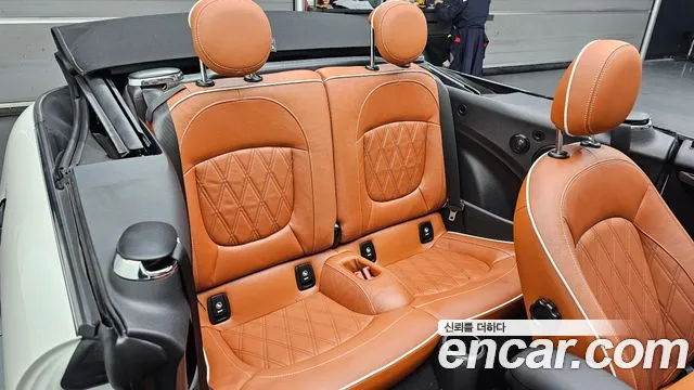 Mini Cooper Convertible 2024 — фото 12