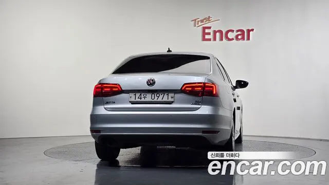 Volkswagen Jetta 2015 — фото 4