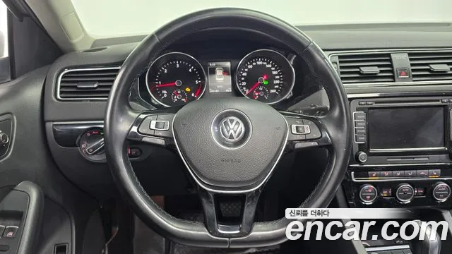Volkswagen Jetta 2015 — фото 13