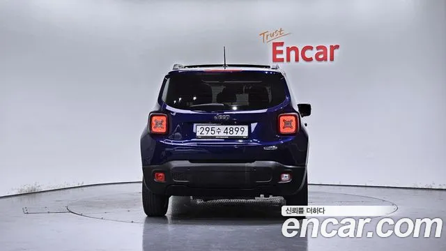 Jeep Renegade 2016 — фото 4