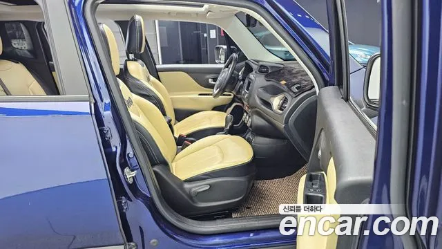 Jeep Renegade 2016 — фото 11