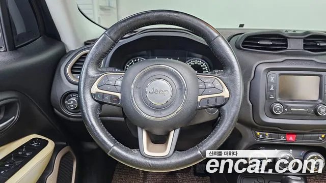 Jeep Renegade 2016 — фото 13