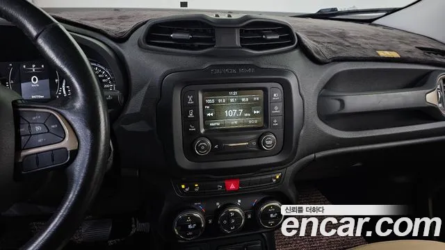 Jeep Renegade 2016 — фото 14