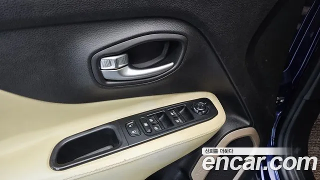 Jeep Renegade 2016 — фото 16