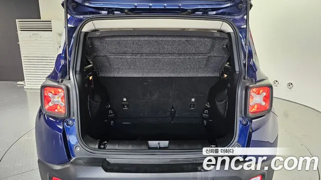 Jeep Renegade 2016 — фото 20