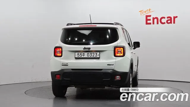 Jeep Renegade 2016 — фото 4