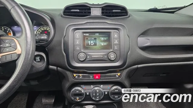 Jeep Renegade 2016 — фото 14