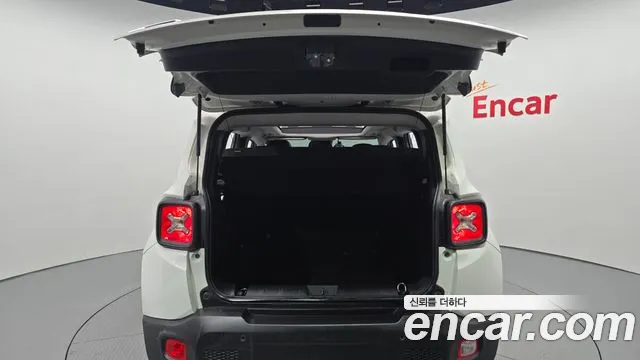 Jeep Renegade 2016 — фото 20