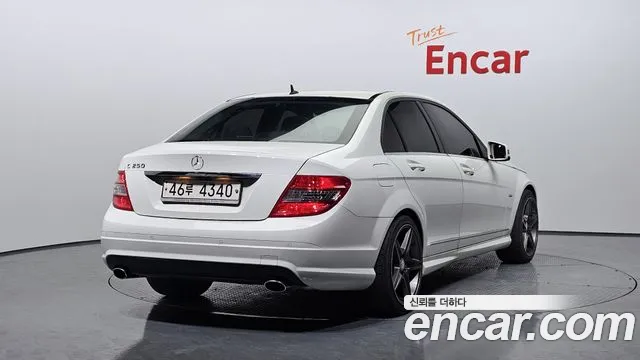 Mercedes-Benz C-Class 2010 — фото 2