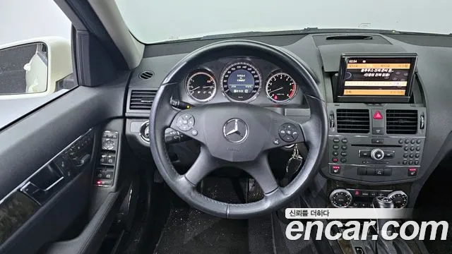 Mercedes-Benz C-Class 2010 — фото 13