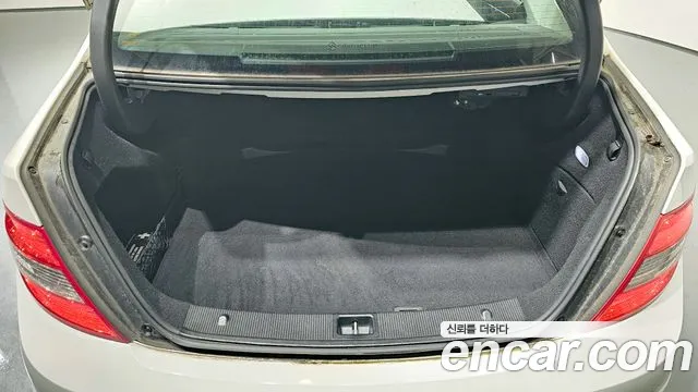 Mercedes-Benz C-Class 2010 — фото 20