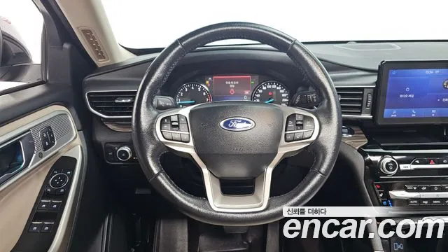 Ford Explorer 2022 — фото 13