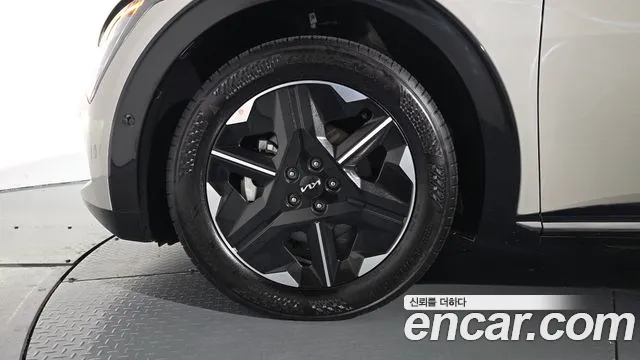 Kia EV6 2025 — фото 4