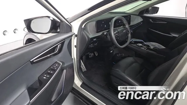 Kia EV6 2025 — фото 10