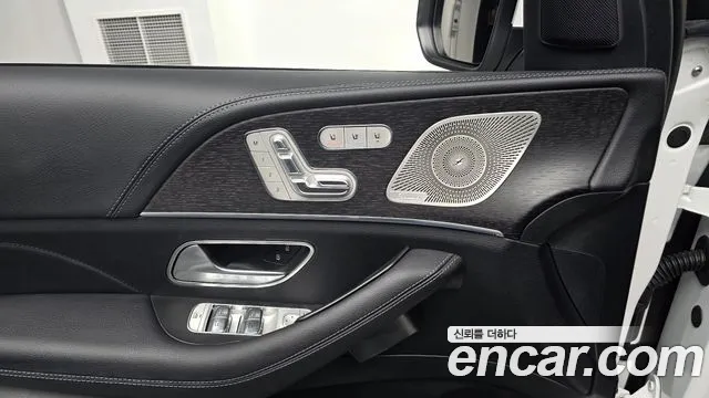 Mercedes-Benz GLE-Class 2025 — фото 16