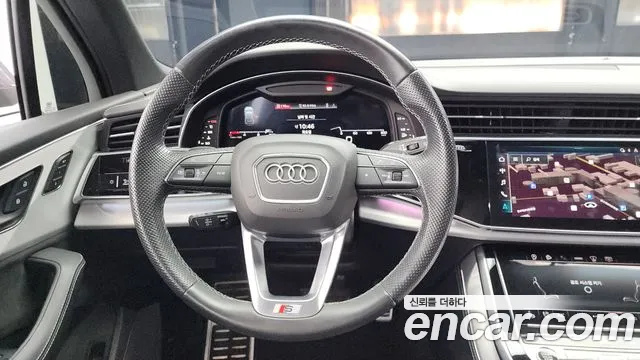 Audi Q7 2021 — фото 13