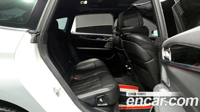 BMW Gran Turismo 2022 — фото 12