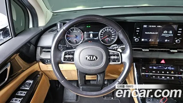 Kia Canival 2021 — фото 13