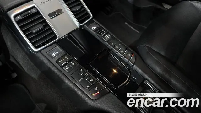 Porsche Panamera 2015 — фото 16