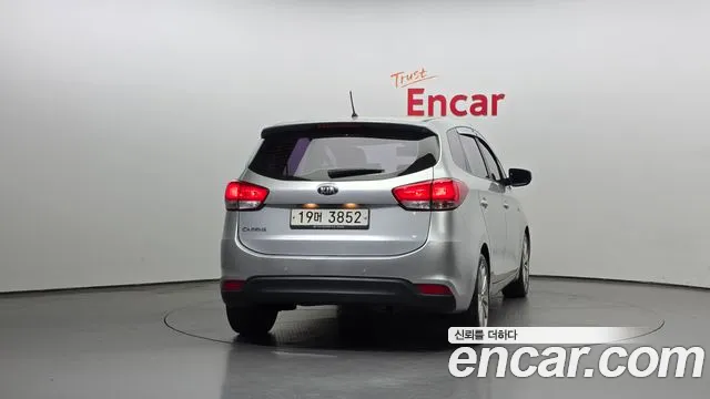 Kia Carens 2015 — фото 4