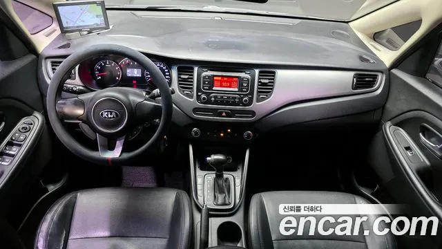 Kia Carens 2015 — фото 7