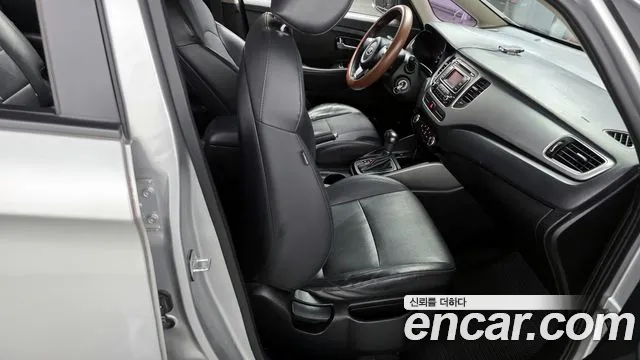 Kia Carens 2015 — фото 12