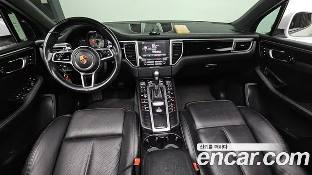 Porsche Macan 2017 — фото 7