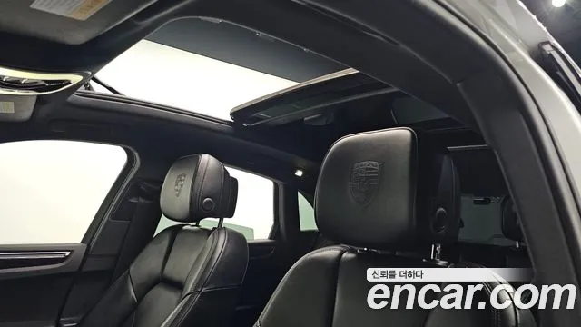 Porsche Macan 2017 — фото 15