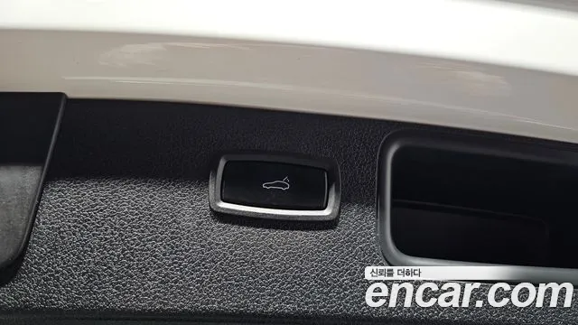 Porsche Macan 2017 — фото 20