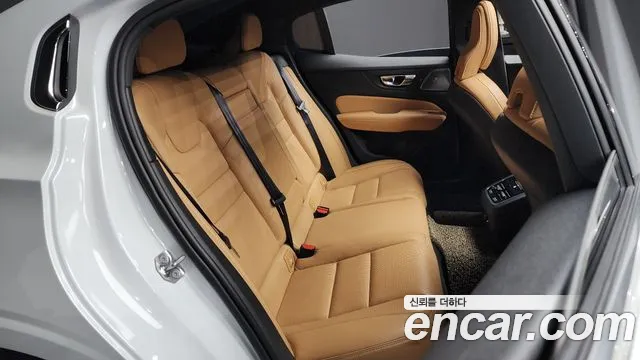 Volvo S60 2020 — фото 12
