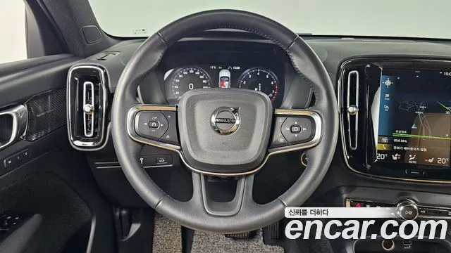 Volvo XC40 2021 — фото 15