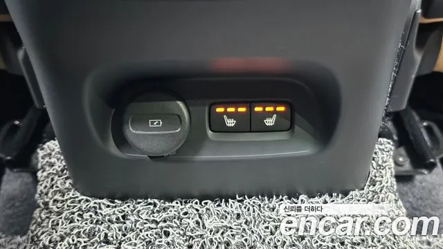 Volvo XC40 2021 — фото 19