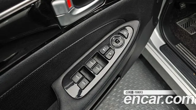 Hyundai Genesis 2012 — фото 18