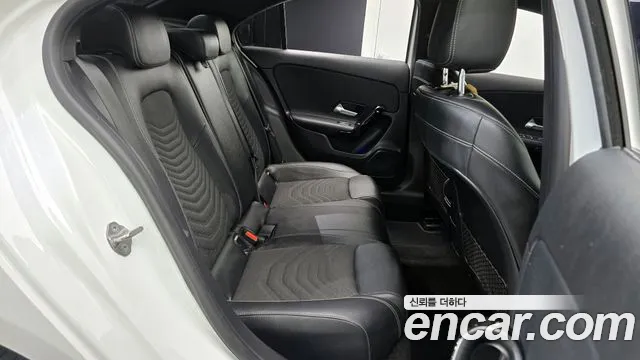 Mercedes-Benz A-Class 2020 — фото 12