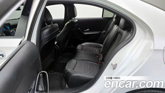 Mercedes-Benz A-Class 2020 — фото 13