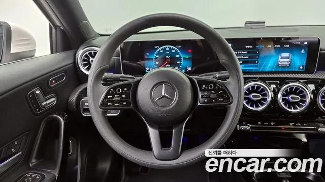 Mercedes-Benz A-Class 2020 — фото 14
