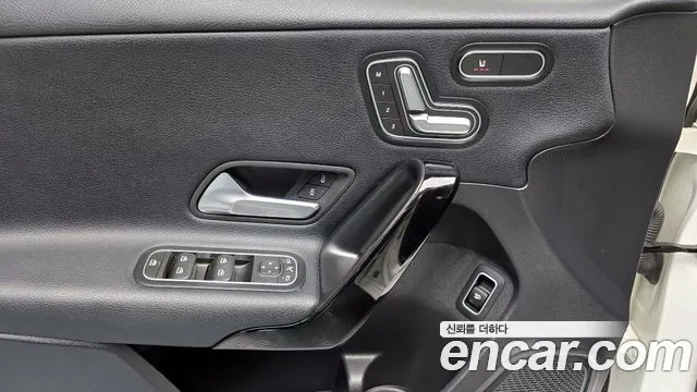 Mercedes-Benz A-Class 2020 — фото 18
