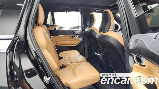 Volvo XC90 2023 — фото 12