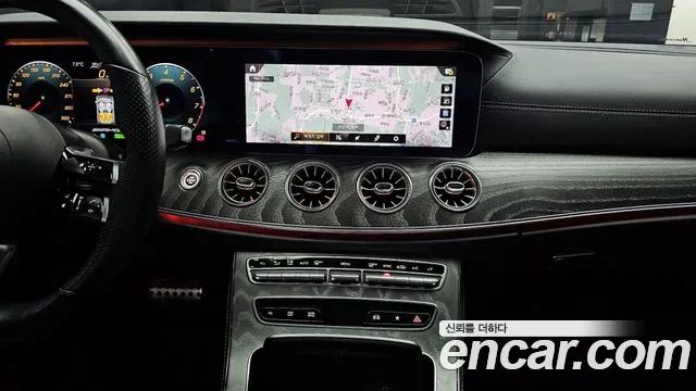 Mercedes-Benz E-Class 2021 — фото 14