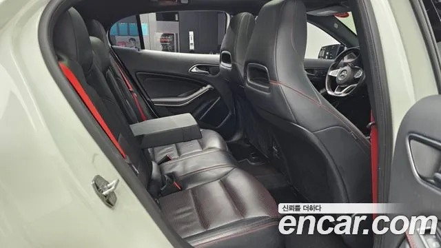 Mercedes-Benz GLA-Class 2017 — фото 12