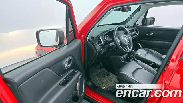 Jeep Renegade 2019 — фото 10